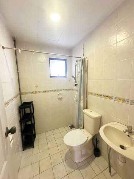 Kondominium untuk Dijual di Pelangi Utama - Elaine Loke - Bathroom - PropertyGuru.com.my