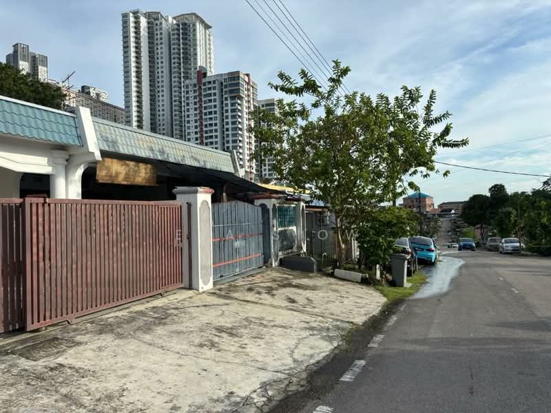 1-storey Terraced House for Sale in Taman Abad (Johor Bahru) - Eva Siow - Exterior - PropertyGuru.com.my
