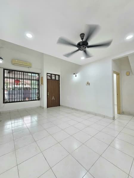 1.5-storey Terraced House for Sale in Taman Impian Emas (Skudai) - Eva Siow - Living Room - PropertyGuru.com.my