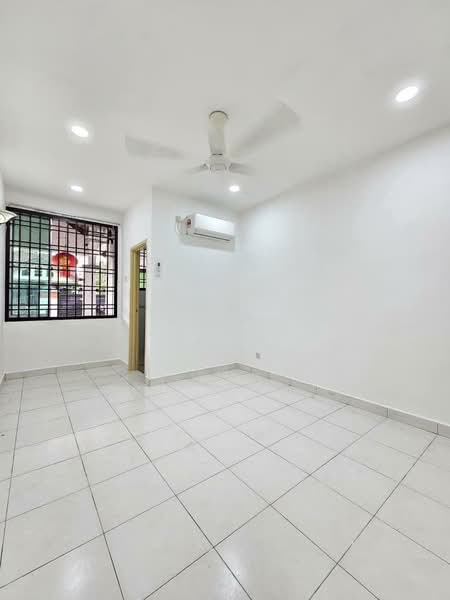 1.5-storey Terraced House for Sale in Taman Impian Emas (Skudai) - Eva Siow - Interior - PropertyGuru.com.my