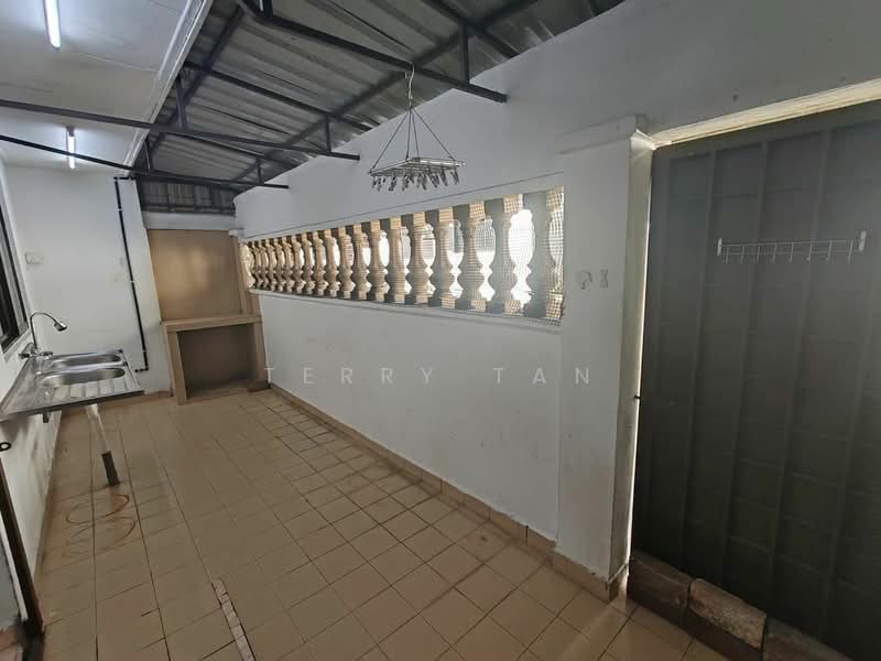 Rumah Teres 2 Tingkat untuk Dijual di Taman Bukit Mewah (Tampoi) - Terry Tan - Balcony - PropertyGuru.com.my