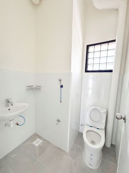 Rumah Teres 2 Tingkat untuk Disewa di Johor Bahru (Johor) - YC Fung - Bathroom - PropertyGuru.com.my