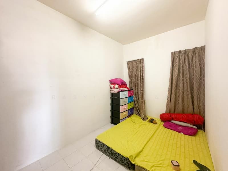 Pangsapuri untuk Dijual di Villa Tropika - Rasyid Anuar - Bedroom - PropertyGuru.com.my