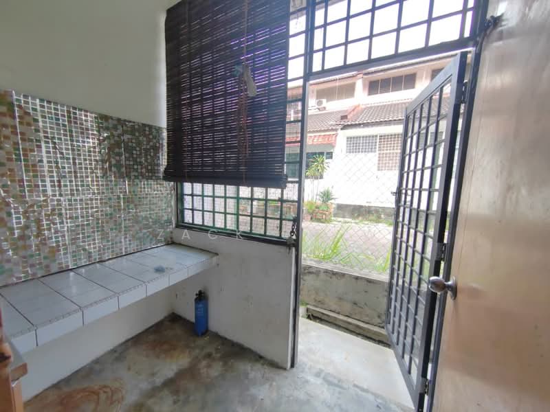 Rumah Teres 1.5 Tingkat untuk Dijual di Taman Molek (Johor Bahru) - Zack Chow - Exterior - PropertyGuru.com.my