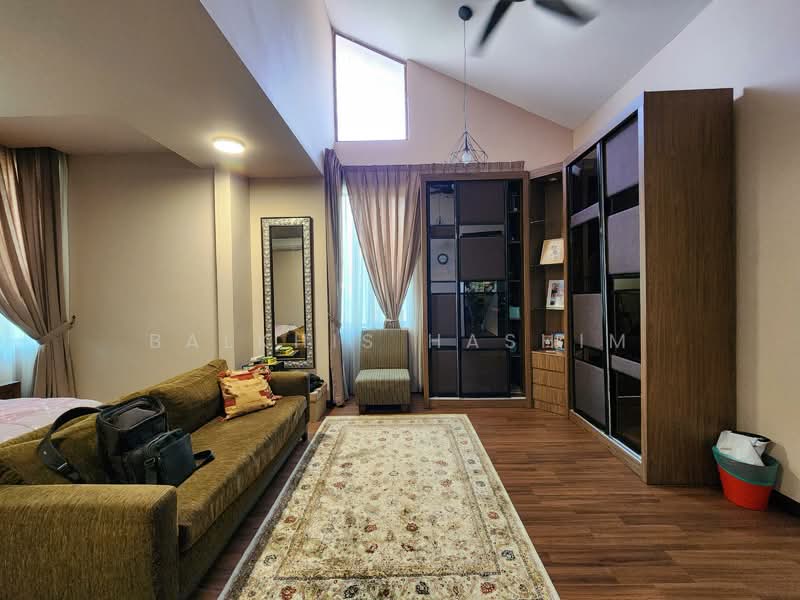 Rumah Teres 2.5 Tingkat untuk Dijual di Bukit Jelutong (Shah Alam) - Balkhis Hashim - Living Room - PropertyGuru.com.my