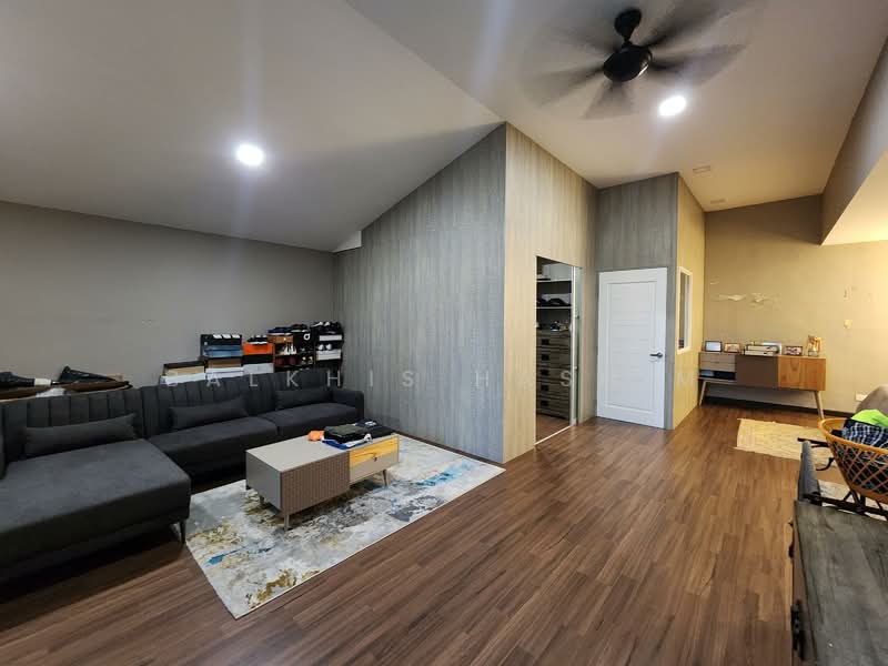 Rumah Teres 2.5 Tingkat untuk Dijual di Bukit Jelutong (Shah Alam) - Balkhis Hashim - Living Room - PropertyGuru.com.my
