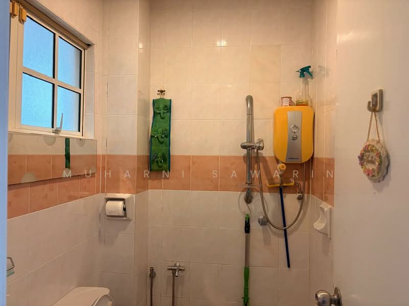 2.5-storey Terraced House for Sale in Bandar Puteri Puchong (Puchong) - muharni sawarin - Bathroom - PropertyGuru.com.my