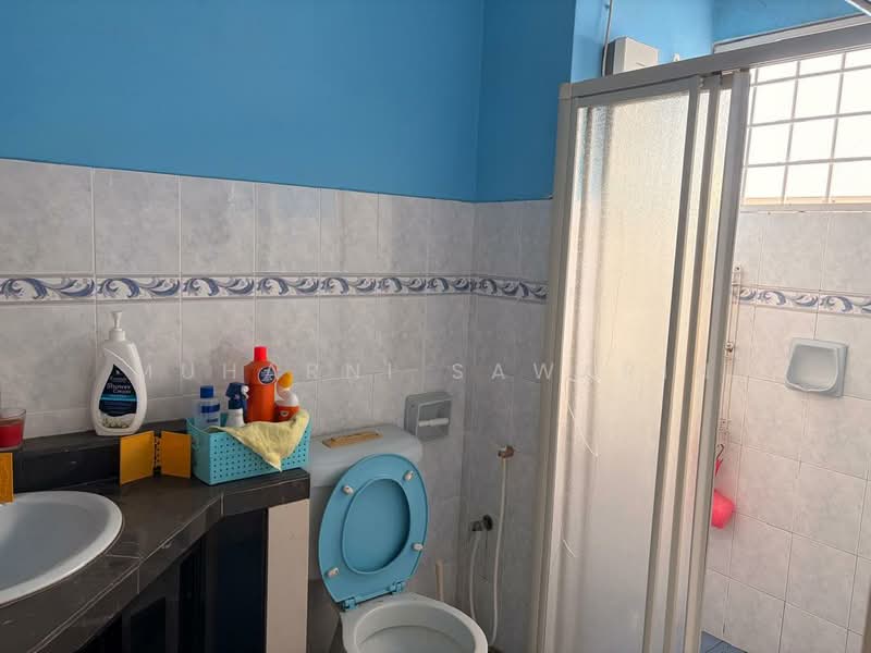 Apartment for Sale at Sri Bayu Apartments - muharni sawarin - Bathroom - PropertyGuru.com.my
