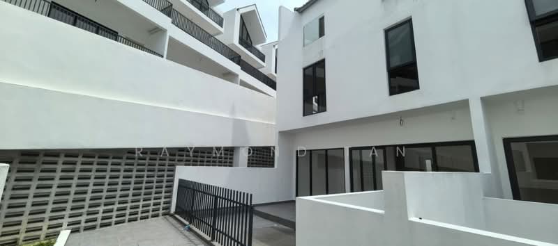 Rumah Teres 4 Tingkat untuk Disewa di Damansara Perdana (Selangor) - Raymond Tan - Exterior - PropertyGuru.com.my