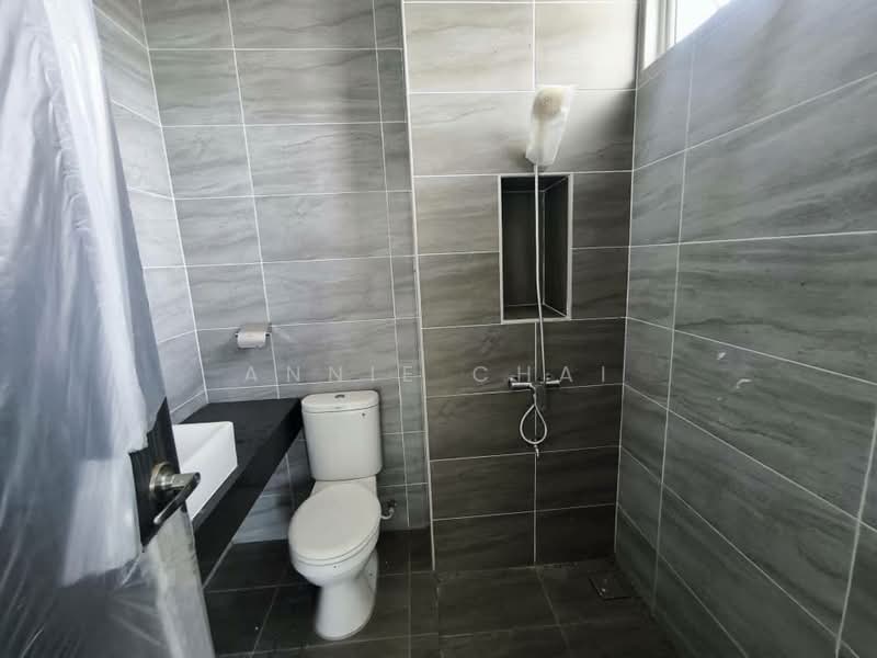 Semi-Detached House for Sale in Johor Bahru (Johor) - Annie Chai - Bathroom - PropertyGuru.com.my