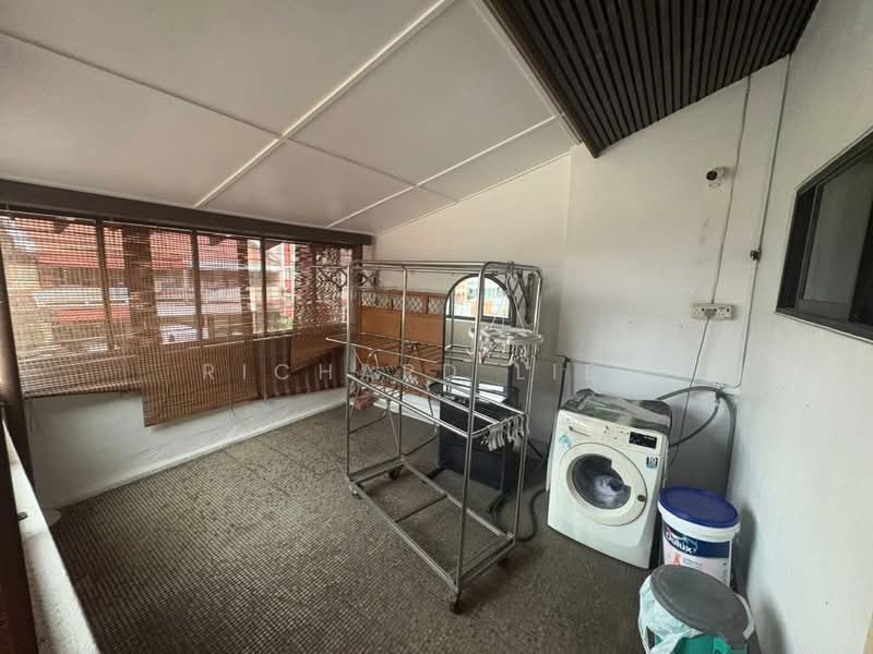 Rumah Teres 2 Tingkat untuk Dijual di SS2 (Petaling Jaya) - Richard Liew - Balcony - PropertyGuru.com.my