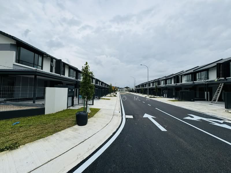 Rumah Teres 2 Tingkat untuk Dijual di Bandar Bukit Raja (Klang) - Fazri Omar - Exterior - PropertyGuru.com.my