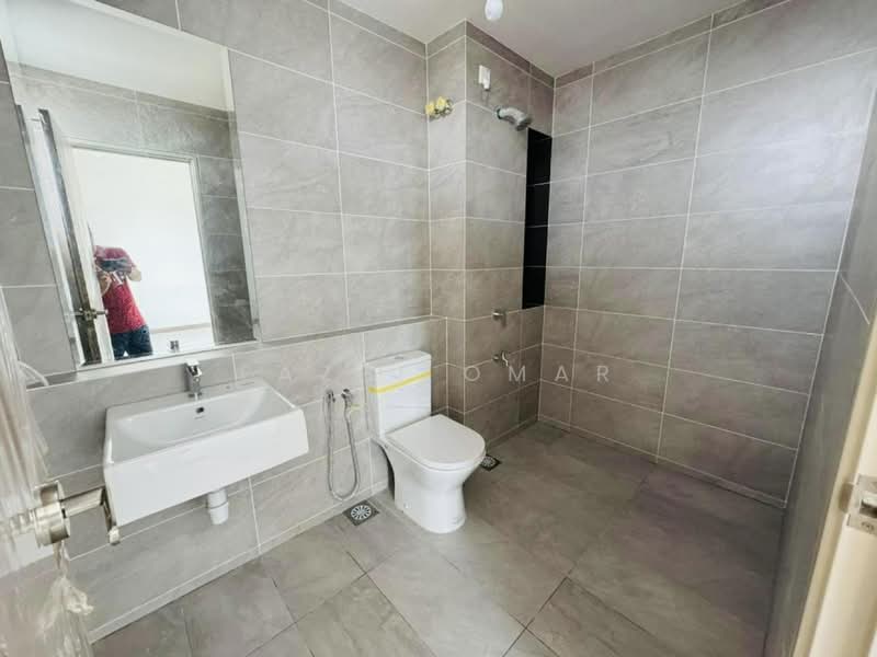 Rumah Teres 2 Tingkat untuk Dijual di Bandar Bukit Raja (Klang) - Fazri Omar - Bathroom - PropertyGuru.com.my