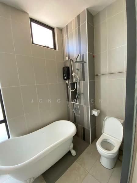 Rumah Kluster untuk Dijual di Taman Mount Austin (Tebrau) - Jong Chen - Bathroom - PropertyGuru.com.my