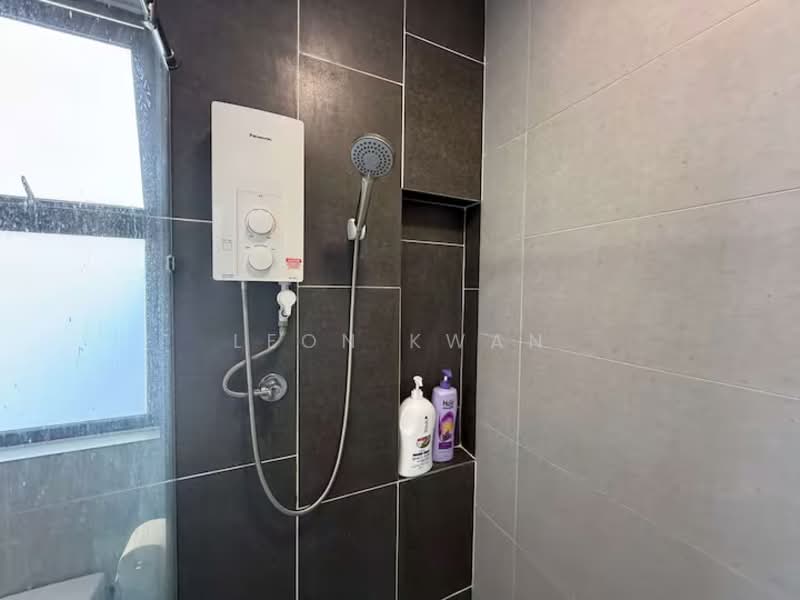 Servis Apartment untuk Disewa di The Clio 2 Residences - Leon Kwan - Bathroom - PropertyGuru.com.my