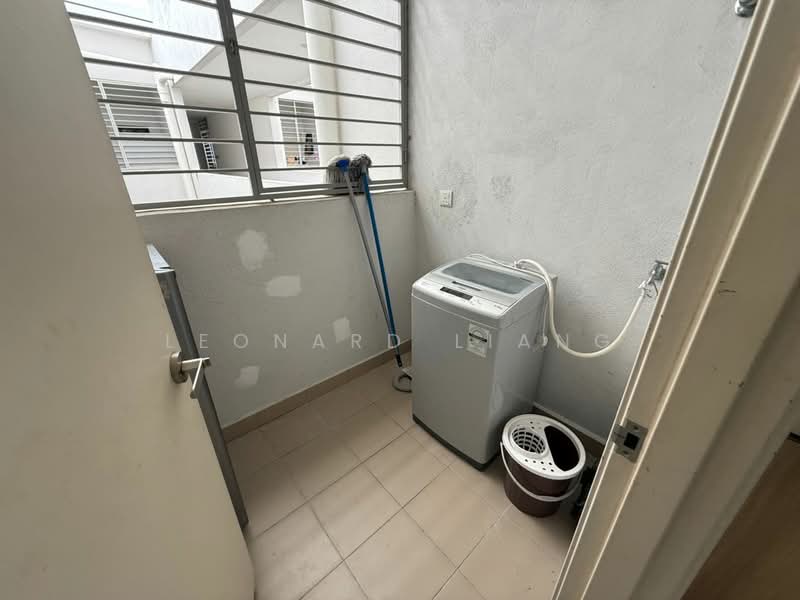 Kondominium untuk Disewa di The Olive - Leonard Liang - Balcony - PropertyGuru.com.my