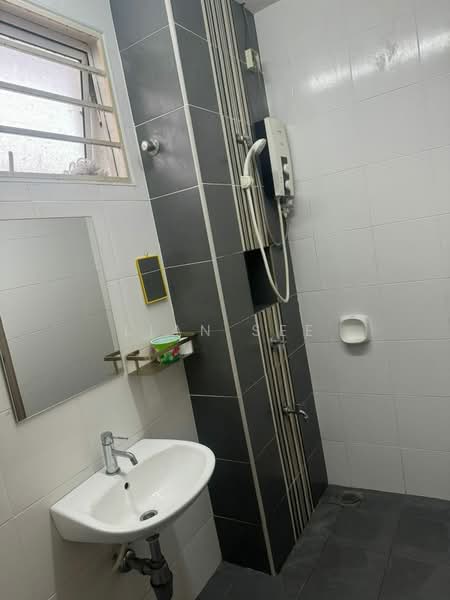 2-storey Terraced House for Rent in Shah Alam (Selangor) - Lian See - Bathroom - PropertyGuru.com.my