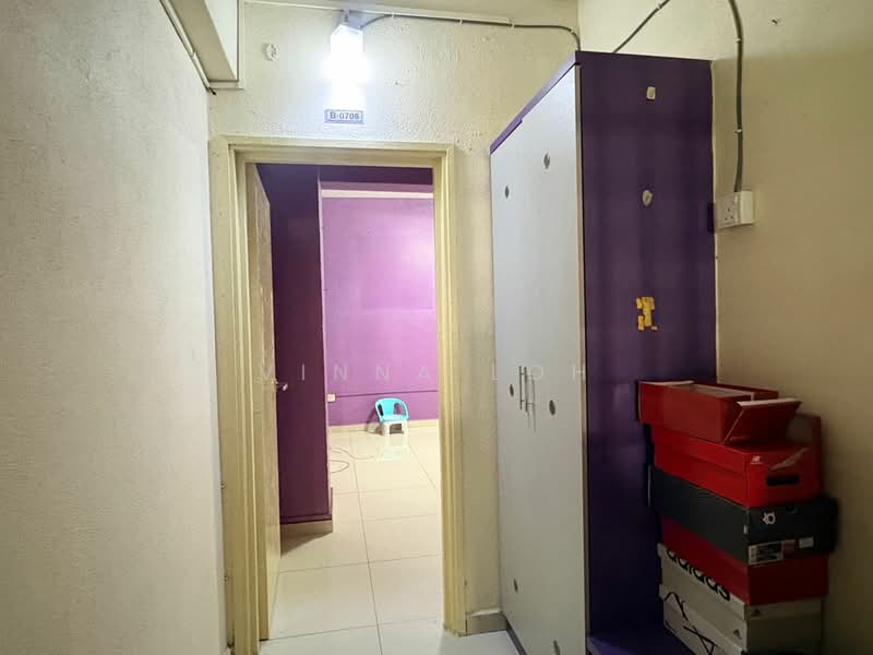 Flat for Sale at Larkin Perdana - Vinna Loh - Corridor - PropertyGuru.com.my