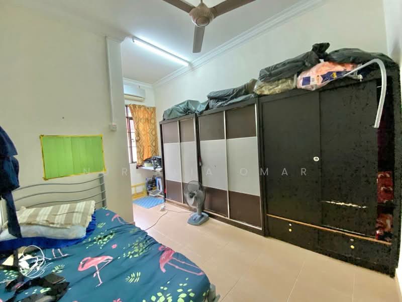 2.5-storey Terraced House for Sale in Bandar Bukit Puchong (Puchong) - Nur Alia Omar - Bedroom - PropertyGuru.com.my