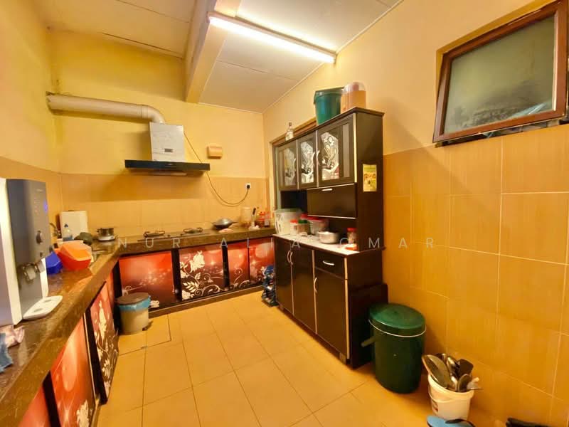 2.5-storey Terraced House for Sale in Bandar Bukit Puchong (Puchong) - Nur Alia Omar - Kitchen - PropertyGuru.com.my