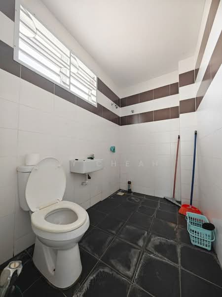 1-storey Terraced House for Sale in Taman Perpaduan Koperasi (Tambun) - YY Cheah - Bathroom - PropertyGuru.com.my