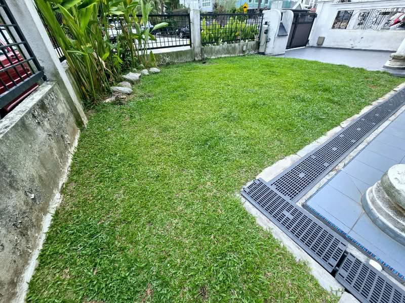 2.5-storey Terraced House for Sale in Bayan Hill Homes (Puchong) - John Lee - Garden - PropertyGuru.com.my