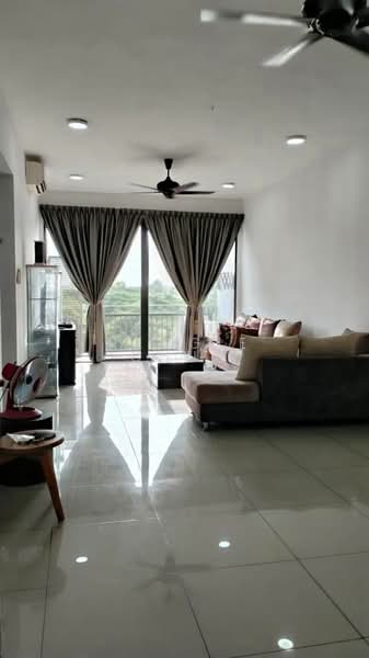 Condominium for Sale at The WaterEdge (Pinggiran Air) - Peggie Chua - Living Room - PropertyGuru.com.my
