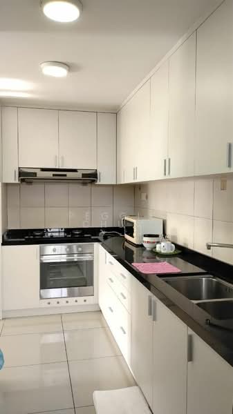 Condominium for Sale at The WaterEdge (Pinggiran Air) - Peggie Chua - Kitchen - PropertyGuru.com.my