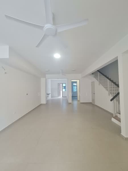 Rumah Teres 2 Tingkat untuk Disewa di Bandar Puchong Utama (Puchong) - Shu Wai - Living Room - PropertyGuru.com.my