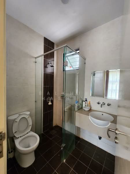 Semi-Detached House for Sale in Bukit Jelutong (Shah Alam) - Balkhis Hashim - Bathroom - PropertyGuru.com.my