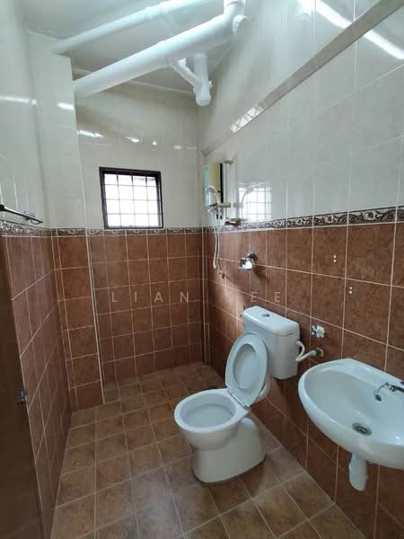 Pangsapuri untuk Disewa di Vista Bayu - Lian See - Bathroom - PropertyGuru.com.my