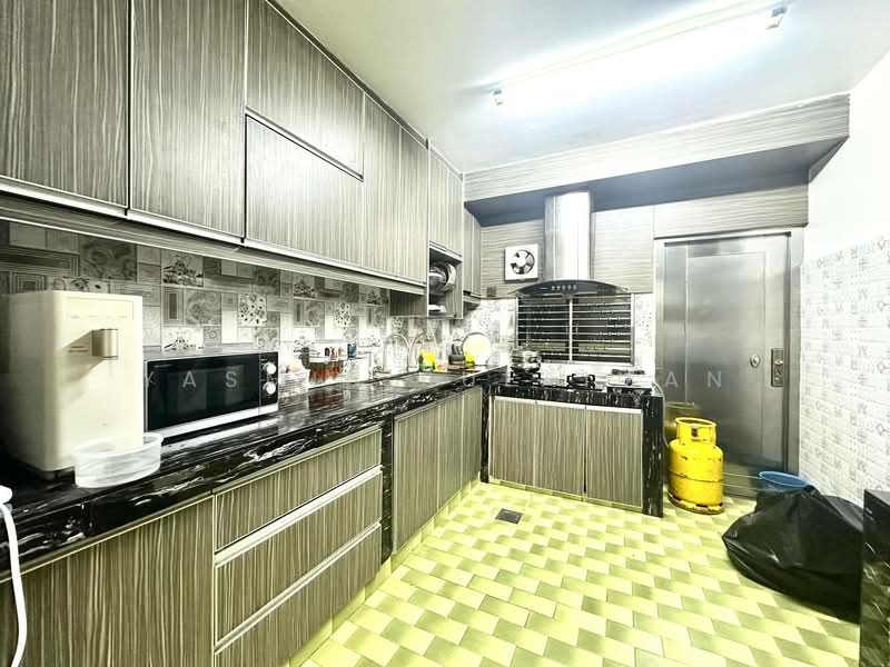 Terraced House for Sale in Taman Sri Rawang (Rawang) - Yasmin Sulaiman - Kitchen - PropertyGuru.com.my