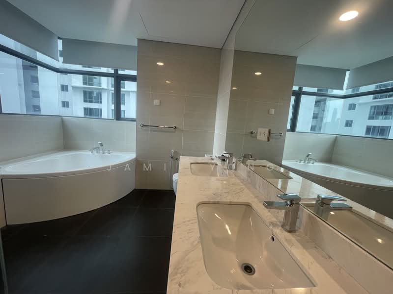 Condominium for Sale at D'Rapport - Jamie Yong - Bathroom - PropertyGuru.com.my