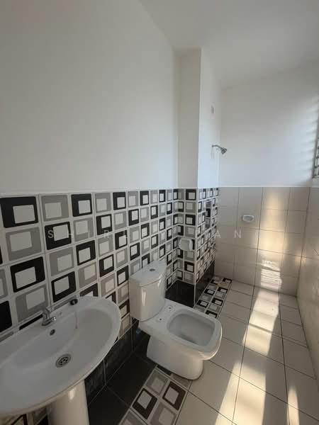 1.5-storey Terraced House for Rent in Setia Eco Gardens (Gelang Patah) - Shirley Pang - Bathroom - PropertyGuru.com.my