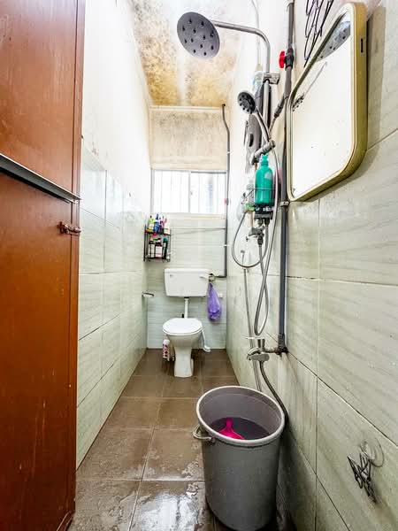Rumah Teres 2 Tingkat untuk Dijual di Ampang (Selangor) - M.J Zairin - Bathroom - PropertyGuru.com.my