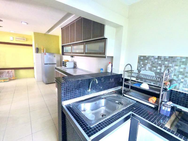 Condominium for Sale at Platinum Lake PV 12 - Azrul Ismail - Kitchen - PropertyGuru.com.my