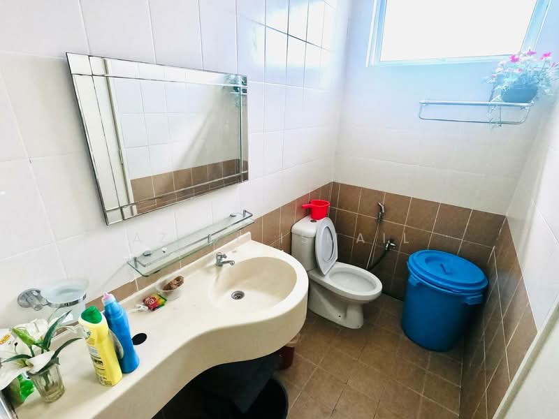 Condominium for Sale at Platinum Lake PV 12 - Azrul Ismail - Bathroom - PropertyGuru.com.my