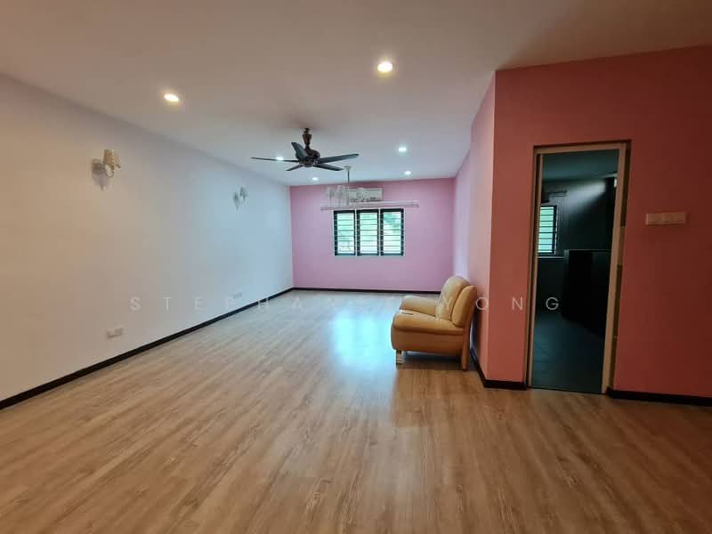 Rumah Teres 2 Tingkat untuk Dijual di Alam Damai (Cheras) - Stephanie Yong - Living Room - PropertyGuru.com.my