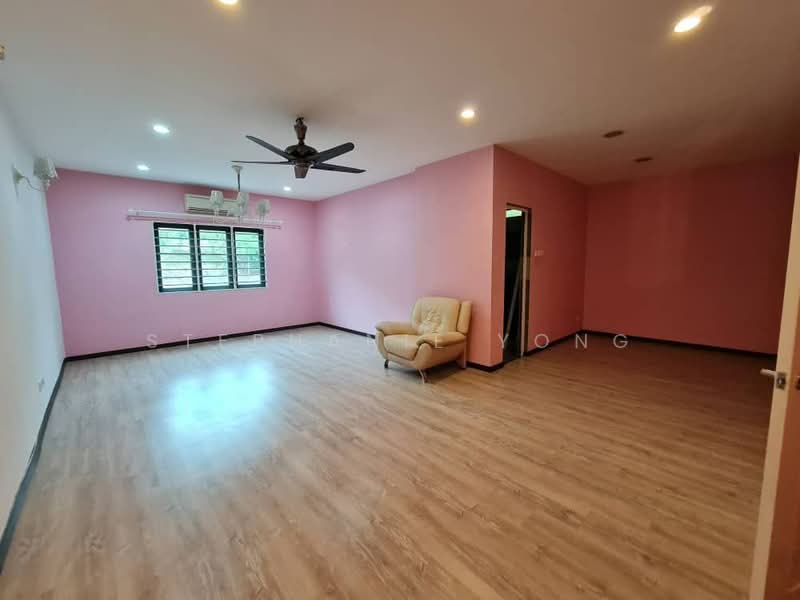 Rumah Teres 2 Tingkat untuk Dijual di Alam Damai (Cheras) - Stephanie Yong - Living Room - PropertyGuru.com.my