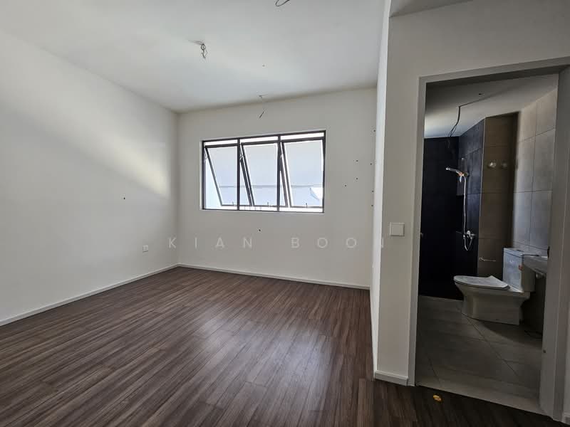 3-storey Terraced House for Sale in Taman Bukit Serdang (Seri Kembangan) - Kian Boon - PropertyGuru.com.my