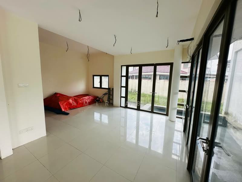 Rumah Banglo untuk Dijual di Bandar Seri Putra (Bangi) - Amir Abas - Living Room - PropertyGuru.com.my