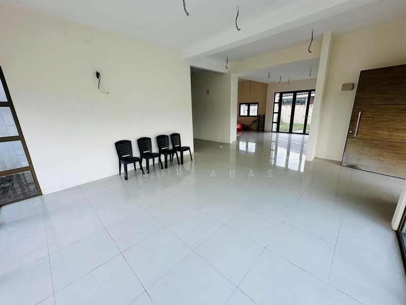 Rumah Banglo untuk Dijual di Bandar Seri Putra (Bangi) - Amir Abas - Living Room - PropertyGuru.com.my