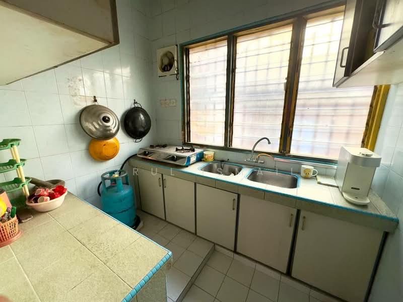 2-storey Terraced House for Sale in Bandar Baru Ampang (Ampang) - Azrul Ismail - Kitchen - PropertyGuru.com.my