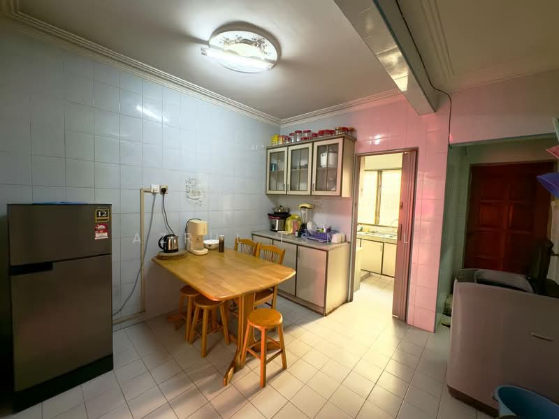 2-storey Terraced House for Sale in Bandar Baru Ampang (Ampang) - Azrul Ismail - Kitchen - PropertyGuru.com.my