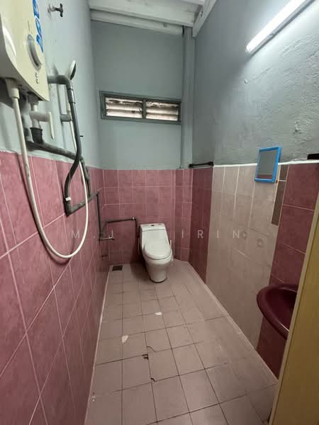 2-storey Terraced House for Sale in Taman Melawati (Ulu Kelang) - M.J Zairin - Bathroom - PropertyGuru.com.my