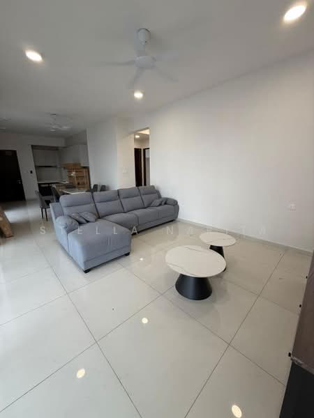 Condominium for Rent at Kings Bay @ Country Garden Danga Bay - Stella Narita - PropertyGuru.com.my