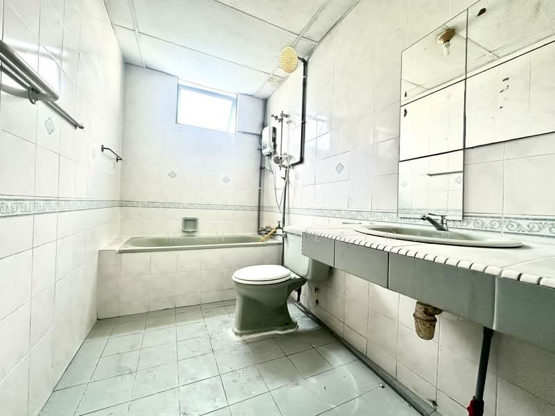Condominium for Sale at Duta Ria - Yasmin Sulaiman - Bathroom - PropertyGuru.com.my