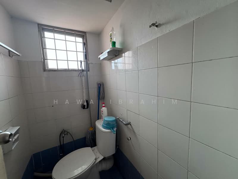 Shop / Office for Sale in Prima Saujana (Kajang) - Hawa Ibrahim - Bathroom - PropertyGuru.com.my