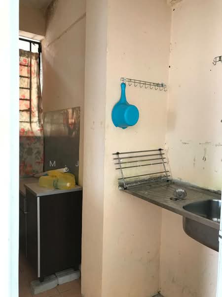Condominium for Sale at Pangsapuri Saujana Gombak - M.J Zairin - Kitchen - PropertyGuru.com.my