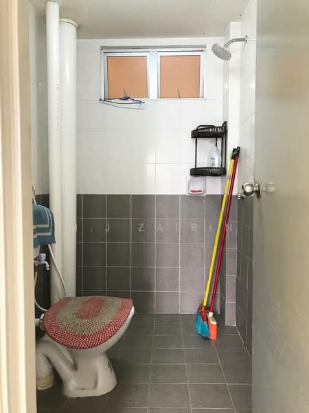 Condominium for Sale at Pangsapuri Saujana Gombak - M.J Zairin - Bathroom - PropertyGuru.com.my